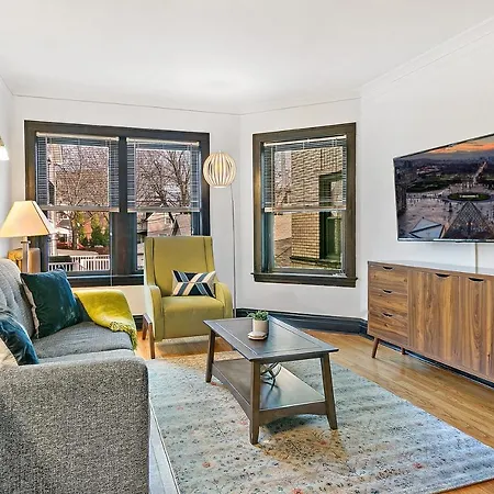 Your 1Br Homey Haven In Vibrant Chicago - Larchmont 1A-3A
